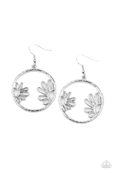 Demurely Daisy- Silver Earrings