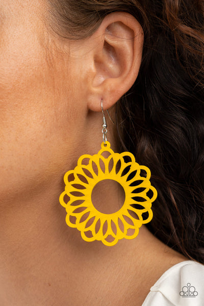 Dominican Daisy - Yellow Earring