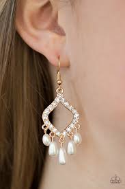 Divinely Diamond Gold Earring